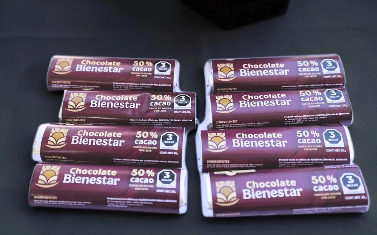 Sheinbaum defiende el "Chocolate Bienestar" ante críticas por sellos de advertencia