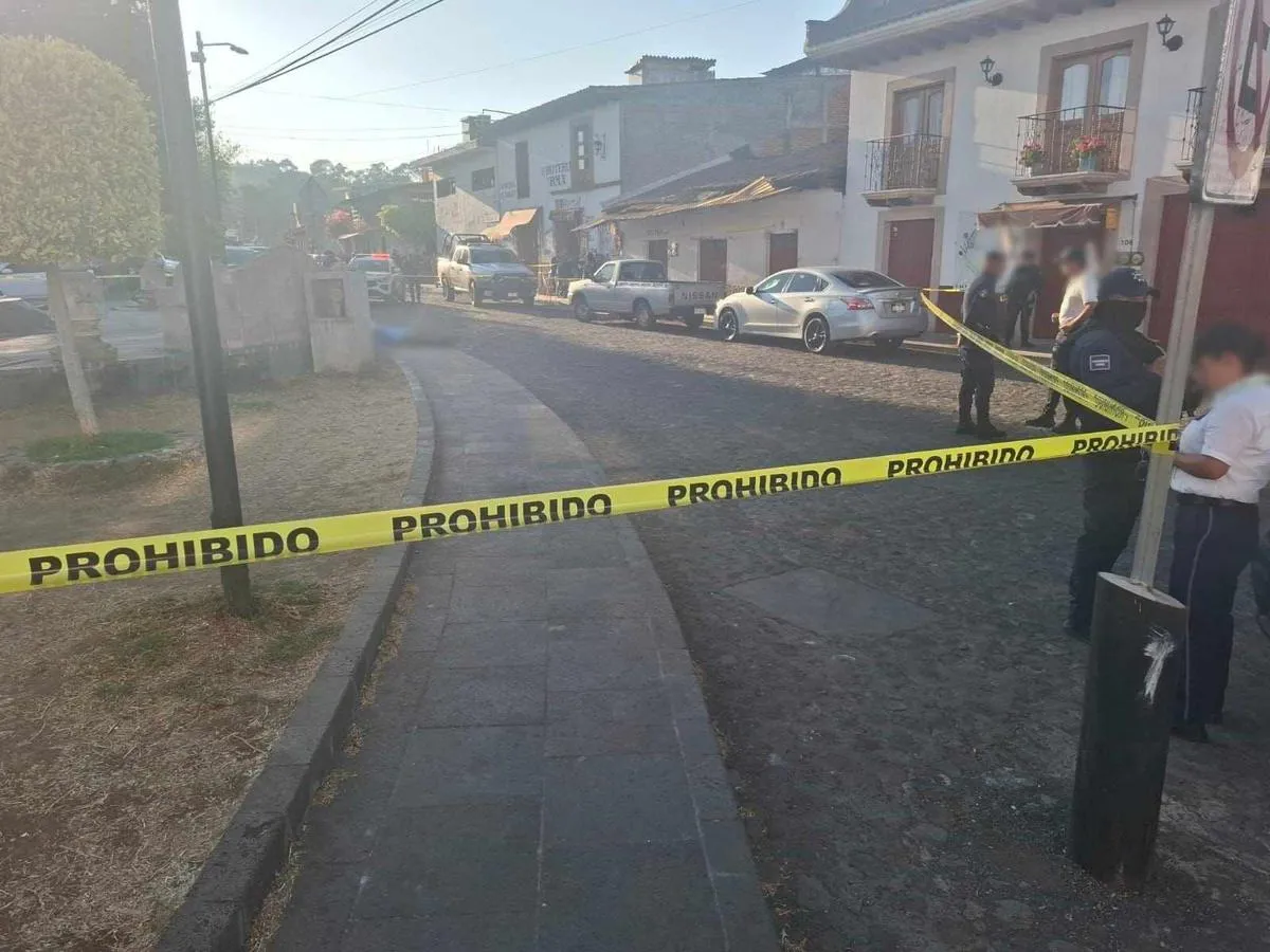 Sujeto es asesinado a tiros en Pátzcuaro, cerca de una proseción religiosa
