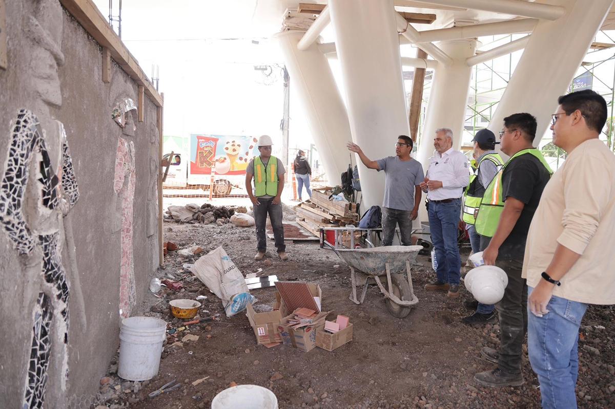 Supervisa Bedolla últimos detalles del paso superior Villas del Pedregal