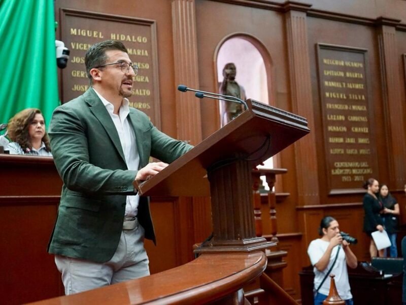 Toño Mendoza impulsa reforma para fortalecer transparencia en el CESMICH