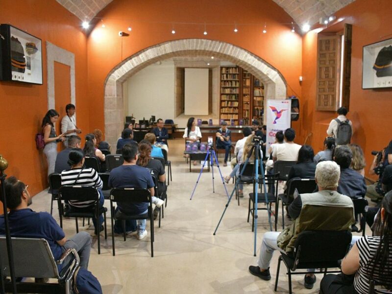 Víctor Ruíz presenta Crónicas del Sótano