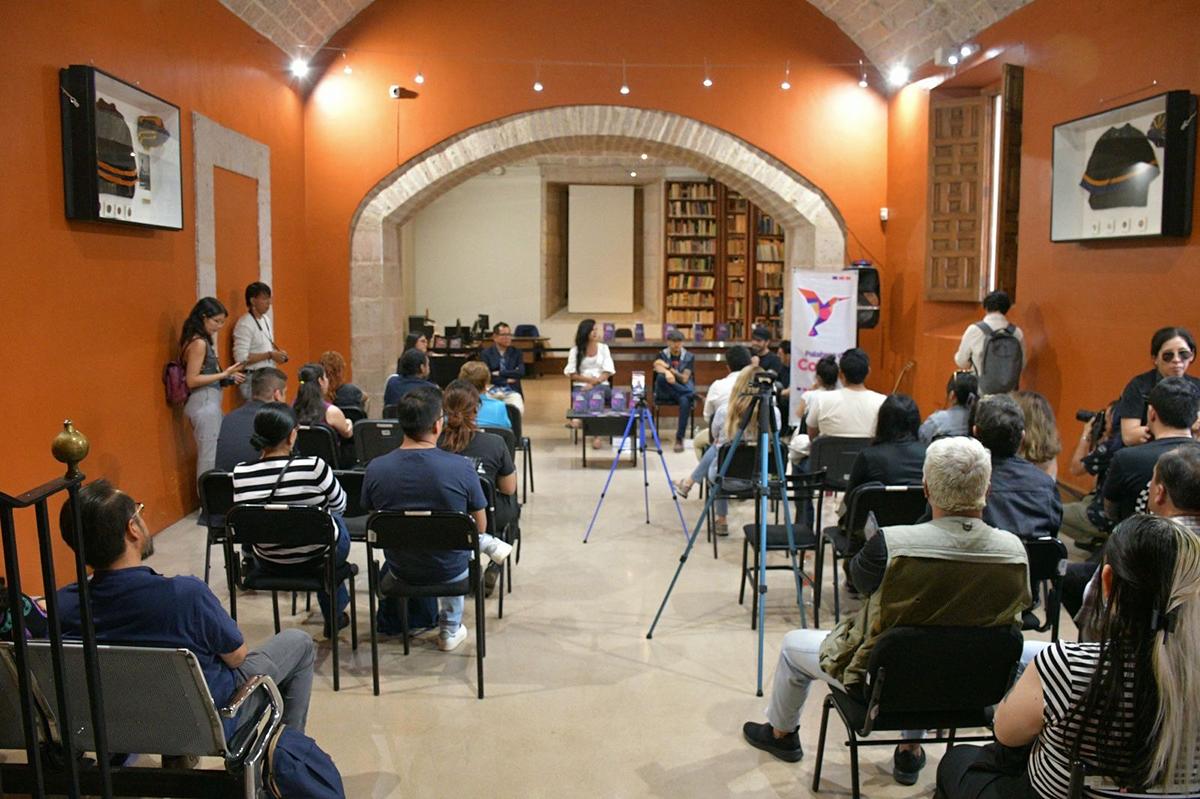Víctor Ruíz presenta Crónicas del Sótano