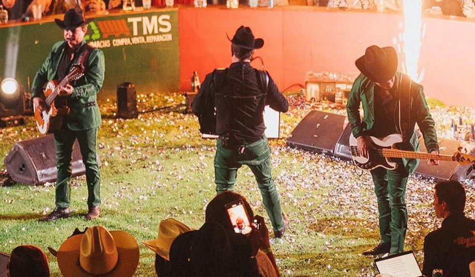 Vocalista de Los Alegres del Barranco Pavel Moreno evade hablar sobre eliminación de su visa