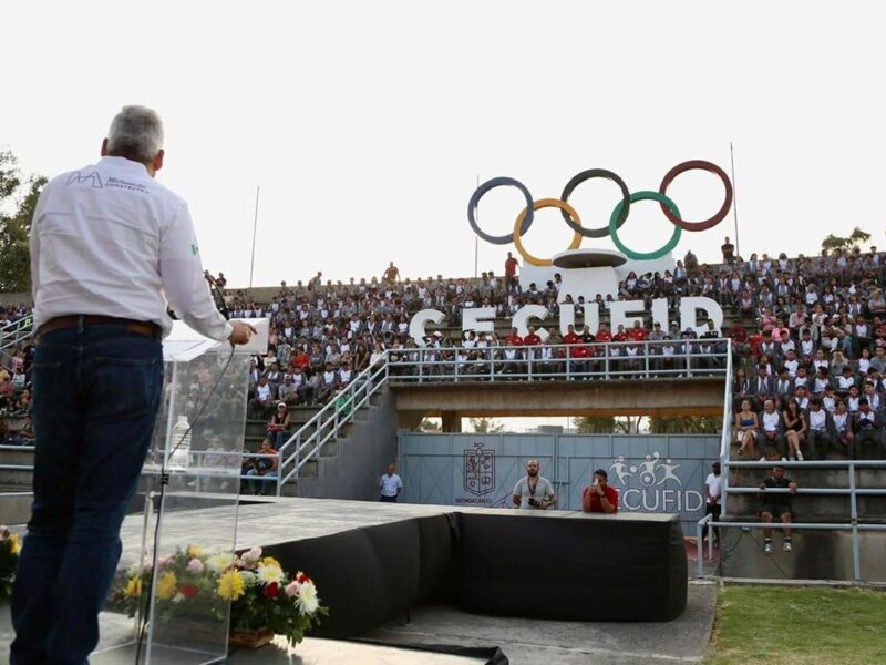 Abandera Bedolla a deportistas michoacanos rumbo a Olimpiada Nacional 2025
