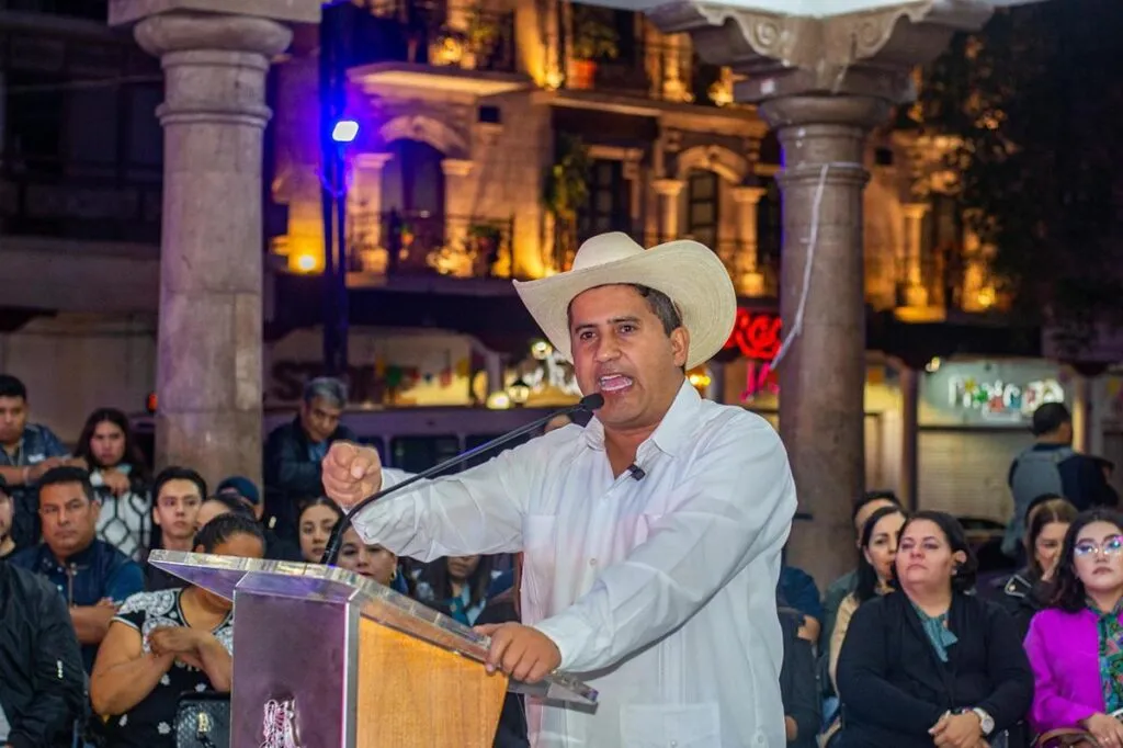 abatir delincuentes: Alcalde de Uruapan contra presuntos delincuentes
