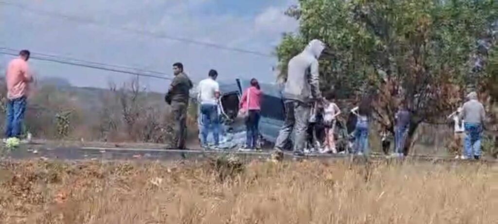 Accidente en la Morelia-Pátzcuaro; deja varios lesionados