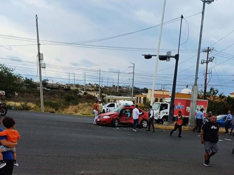 Accidente en La Piedad deja una mujer muerta y un herido