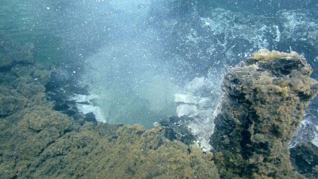 Actividad en Volcán Submarino Axial Seamount