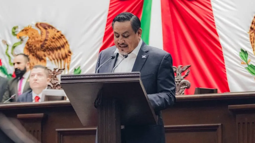 Agravar penas contra el maltrato animal en Michoacán propone Víctor Manríquez González