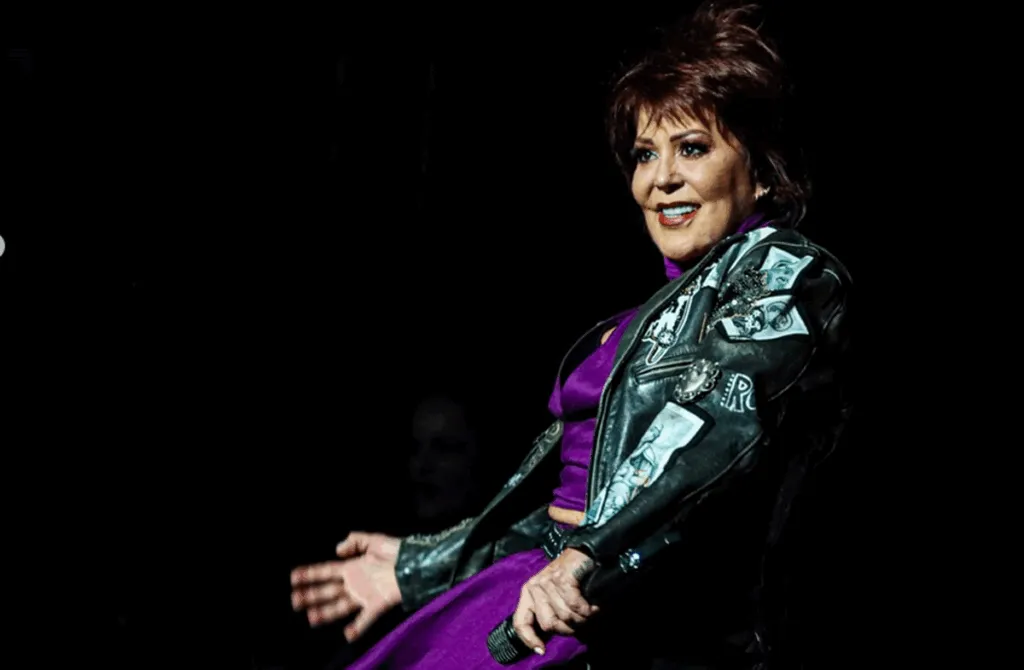 Alejandra Guzmán reaparece tras cirugía!… Se niega a hablar sobre Frida Sofía
