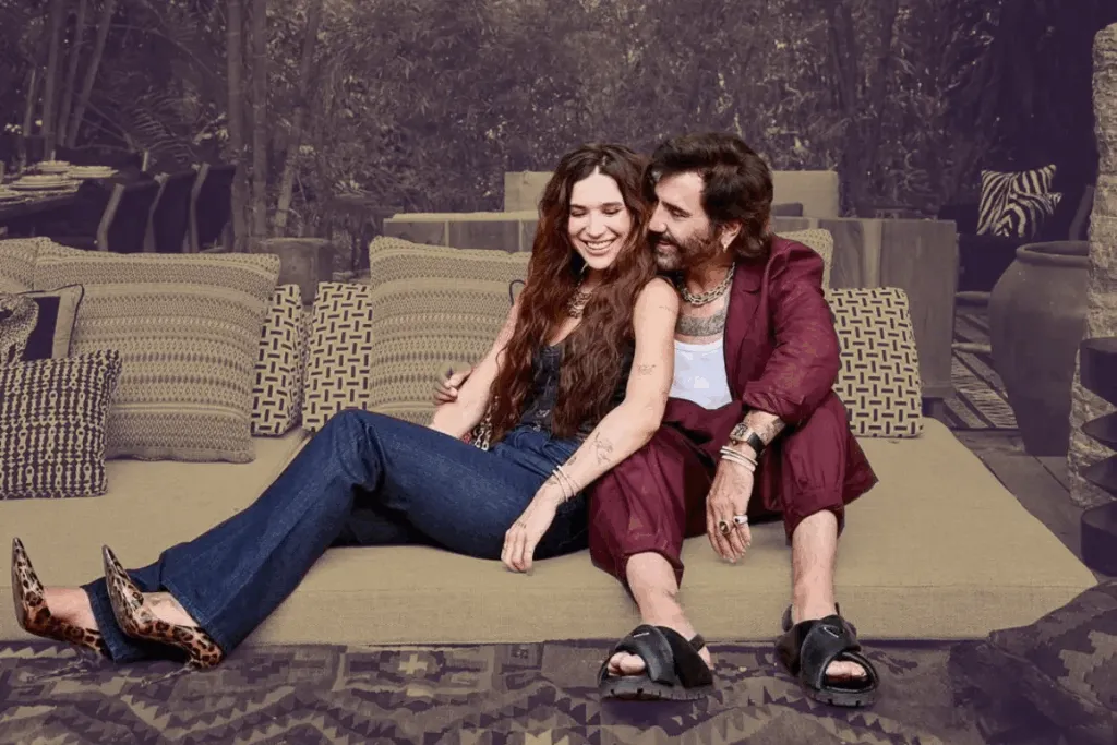 Alejandro Fernández muestra su impresionante mansión junto a su novia, Karla Laveaga