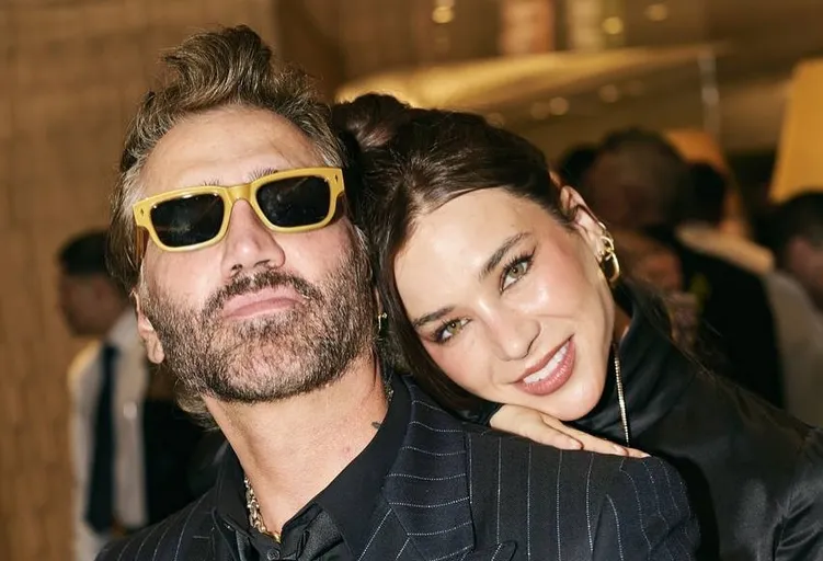 Alejandro Fernandez y Karla Laveaga