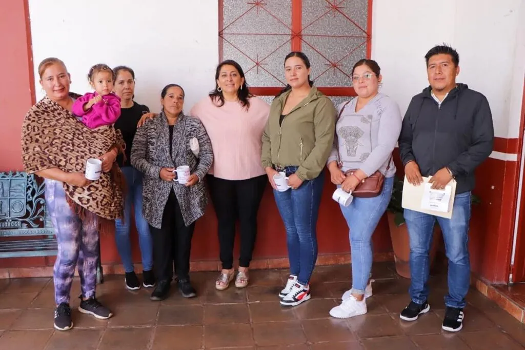 Alma Mireya González escucha y atiende de cerca a la ciudadanía