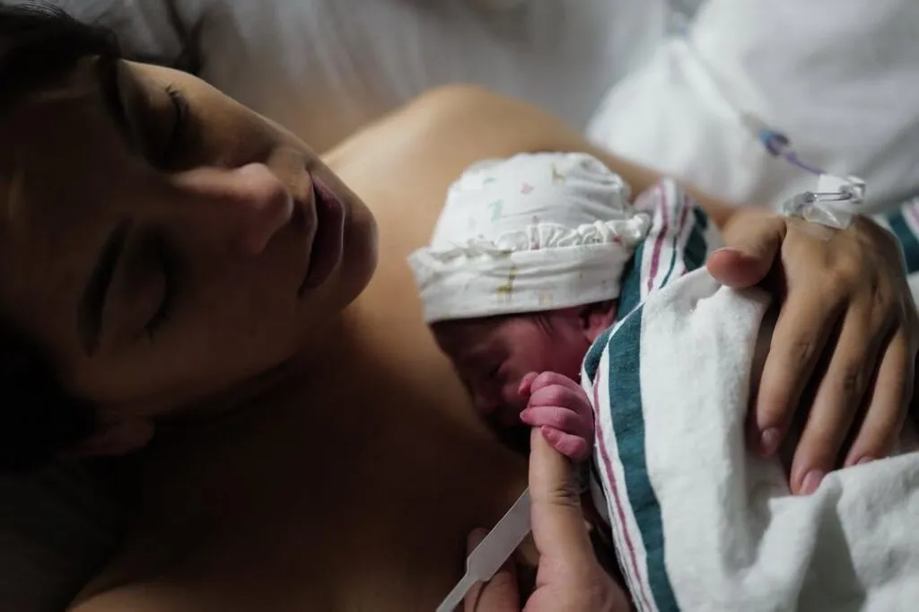 Ana Brenda da la bienvenida a su hija Aria tras una pérdida devastadora-1