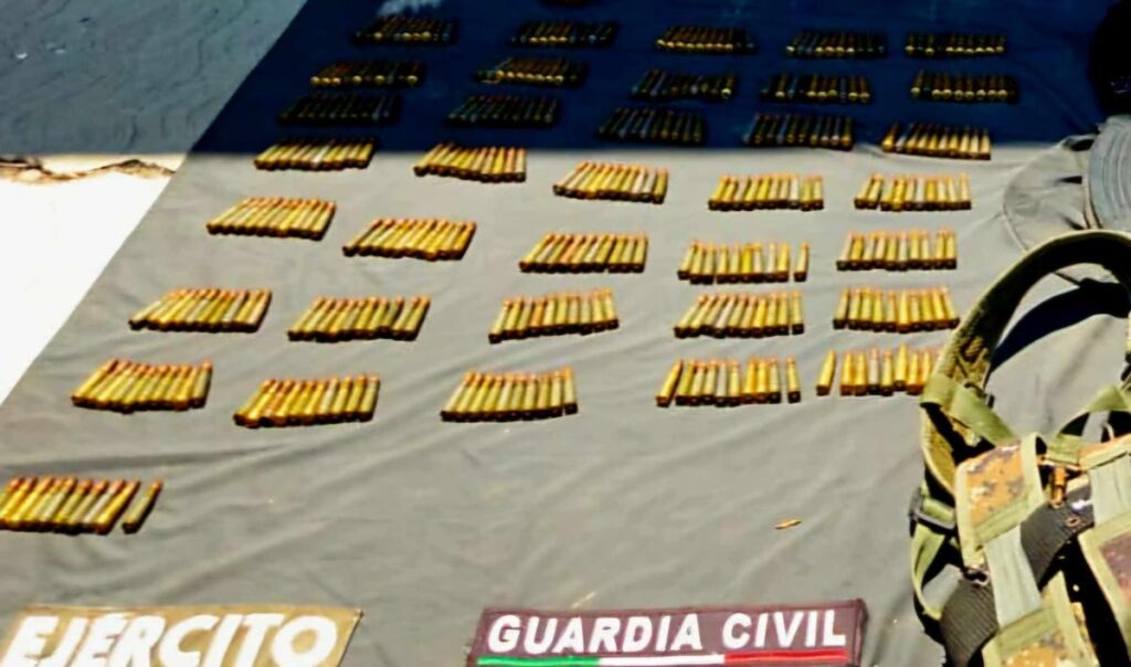 Aseguran a dos hombres armados vinculados al CJNG, en Apatzingán-2