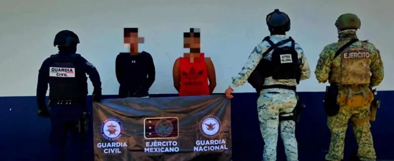 Aseguran a dos hombres armados vinculados al CJNG, en Apatzingán