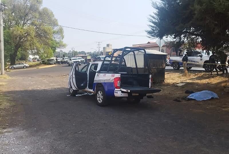 Ataque Armado en Tingüindín: Dos Policías Municipales Mueren en Emboscada Carretera