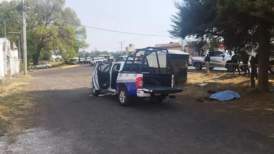 Ataque Armado en Tingüindín: Dos Policías Municipales Mueren en Emboscada Carretera