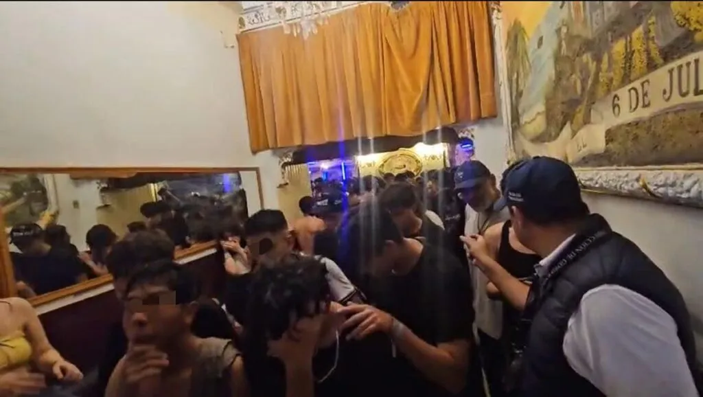 Autoridades irrumpen fiesta clandestina con 800 menores en la Cuauhtémoc-6
