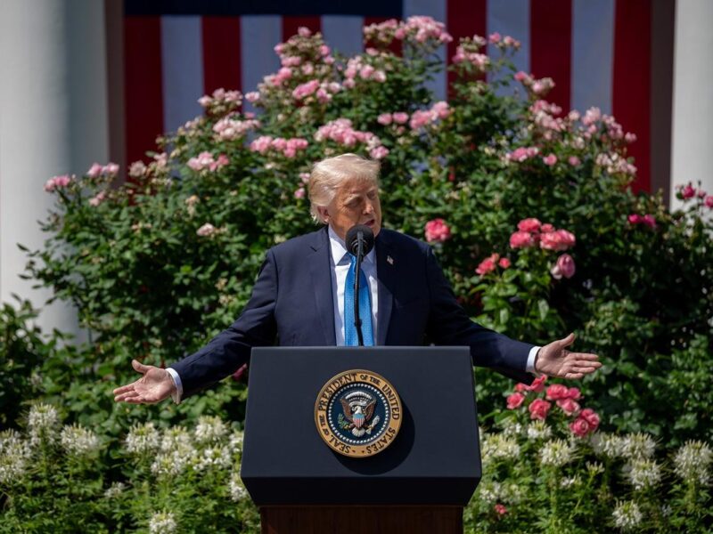 Avanza impuesto a remesas en EU: republicanos aprueban el plan fiscal de Trump