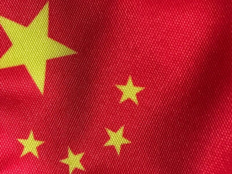 Bandera de China, quien toma ventaja en comercio de petróleo iraní