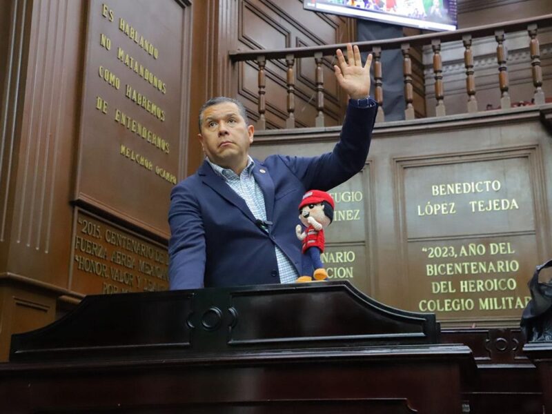 Barragán presenta iniciativa para garantizar seguros de vida dignos a policías de Michoacán