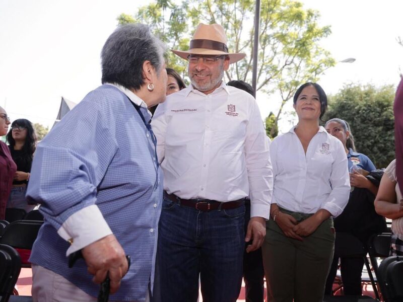 Bedolla defiende a migrantes ante amenaza de impuesto a remesas en EUA