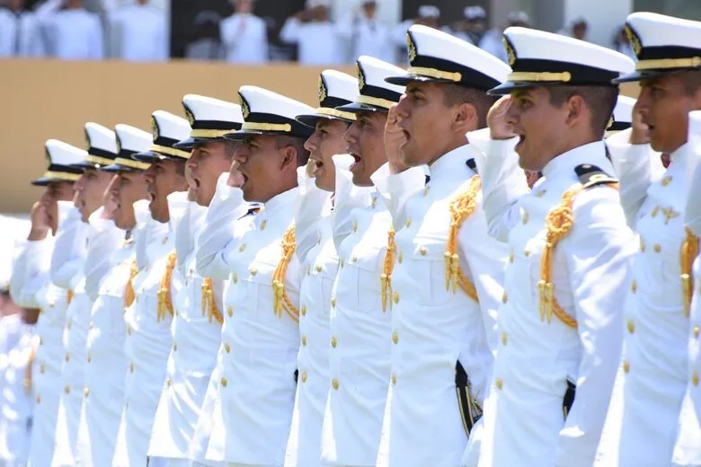 Cadetes del Buque Escuela Cuauhtémoc