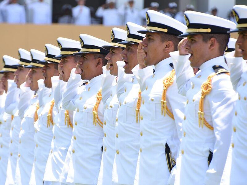 Cadetes del Buque Escuela Cuauhtémoc