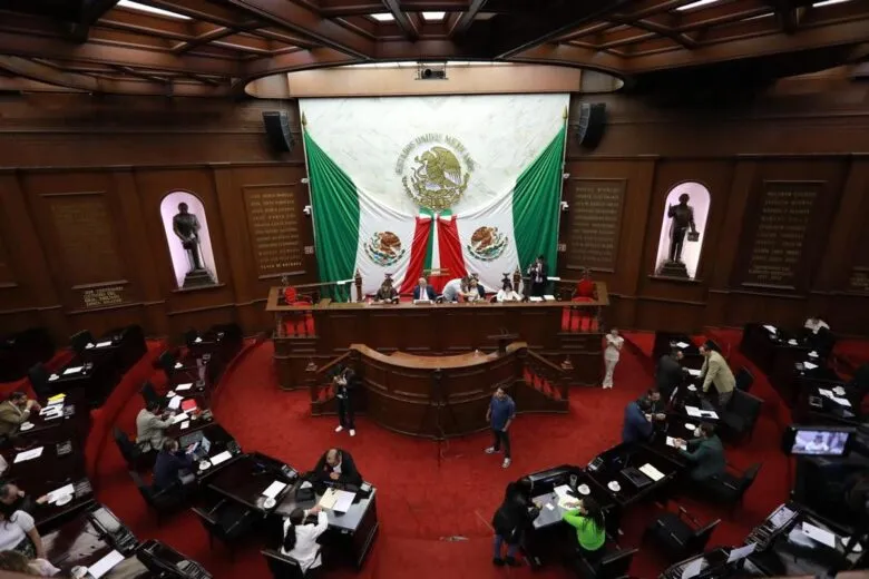 Cambia Jucopo dictamen de Comisión de Educación sobre medalla al Mérito Docente