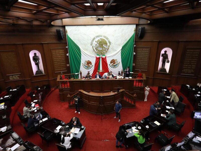 Cambia Jucopo dictamen de Comisión de Educación sobre medalla al Mérito Docente
