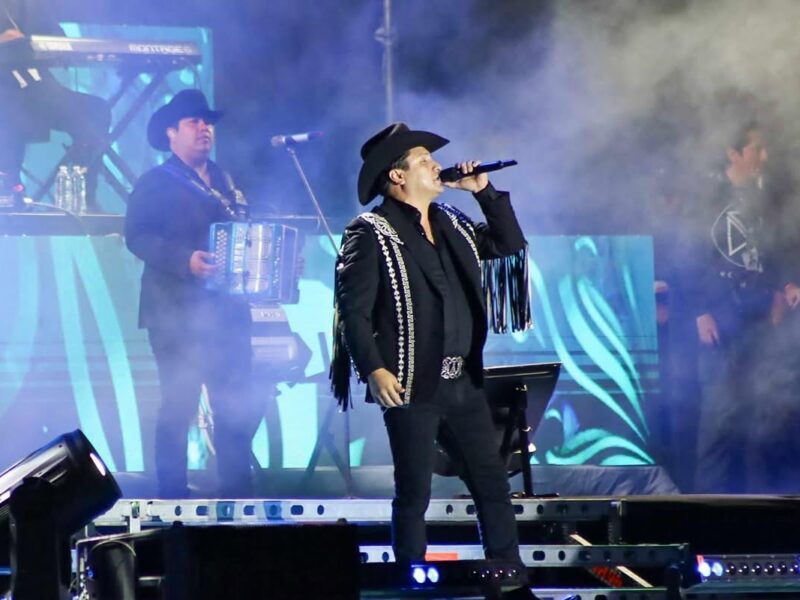 Cancelación de la visa de trabajo de Julión Álvarez obliga a suspender concierto sold out en Texas