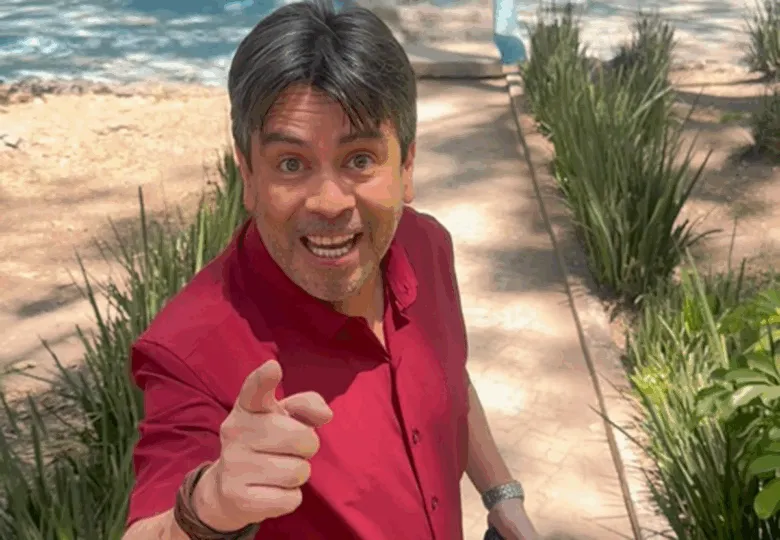 Carlos Espejel se pronuncia sobre el incendio en su escuela de actuación
