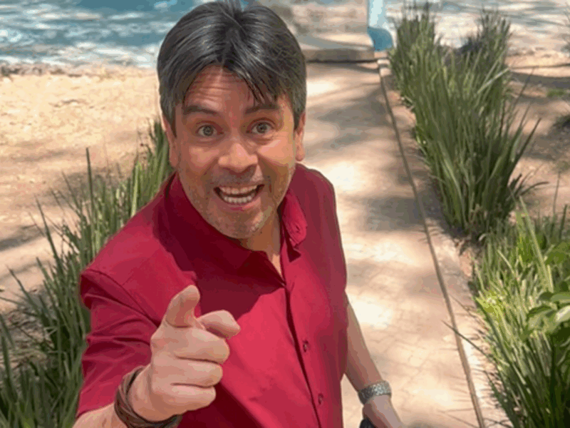 Carlos Espejel se pronuncia sobre el incendio en su escuela de actuación
