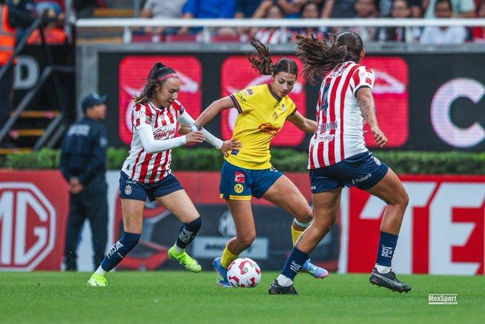 Chivas y América empatan 2-2 en el Clásico Nacional de semifinales de la Liga MX Femenil