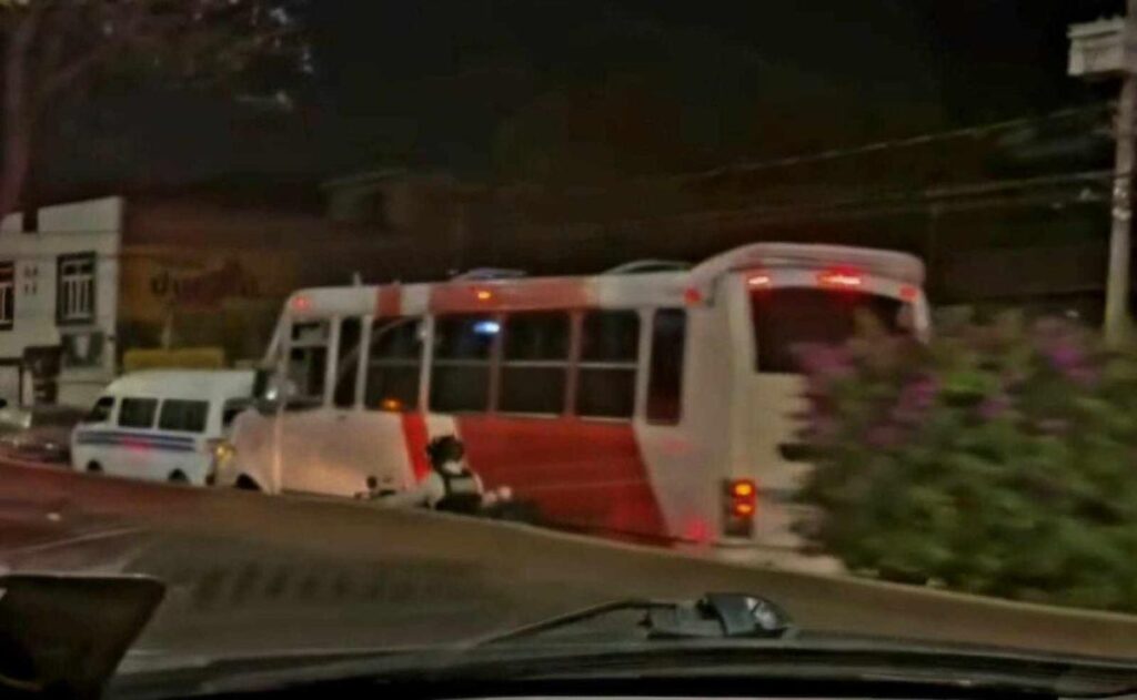 Chofer de la Ruta Villas del Pedregal es agredido con arma blanca y muere en hospital