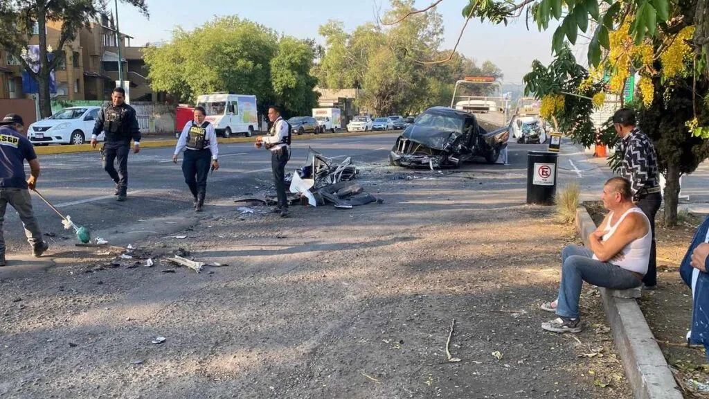 Choque entre auto y camioneta deja 2 heridos en Calzada La Huerta, Morelia