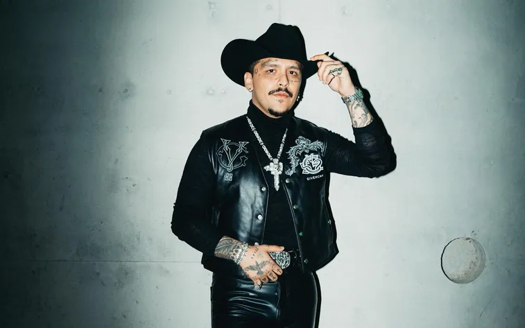 Christian nodal en disputa con Universal