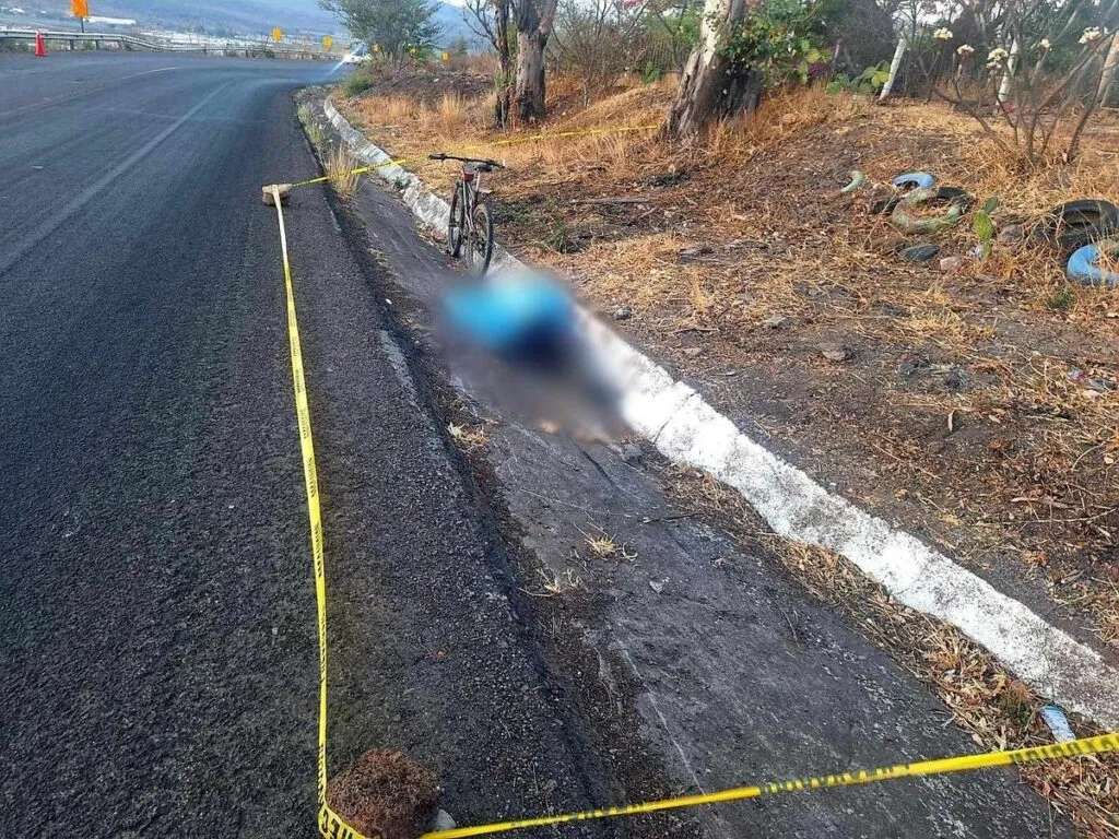 Ciclista muere en accidente en carretera Jacona-Jiquilpan-1