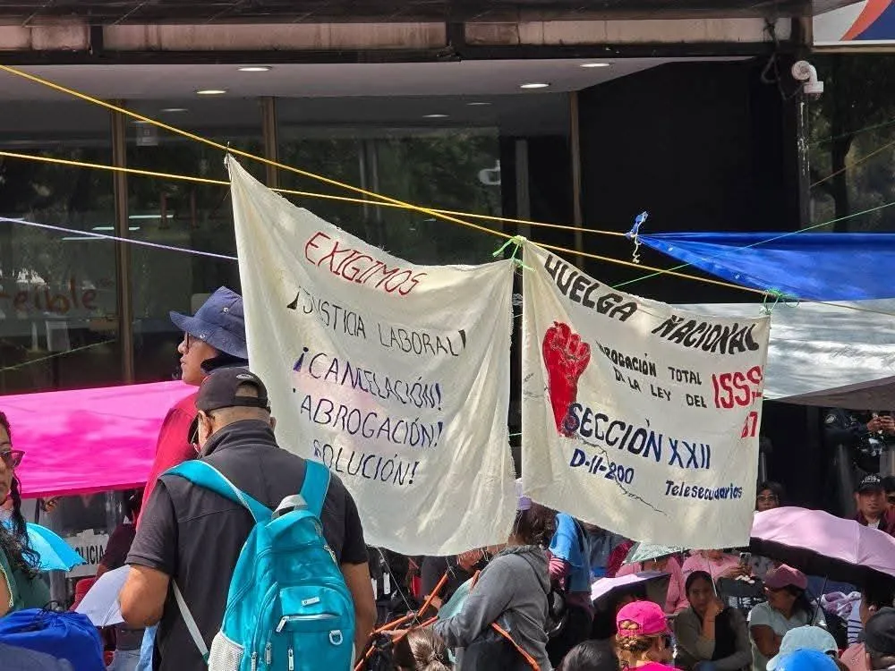 CNTE evalúa ampliar plantón en Zócalo de CDMX
