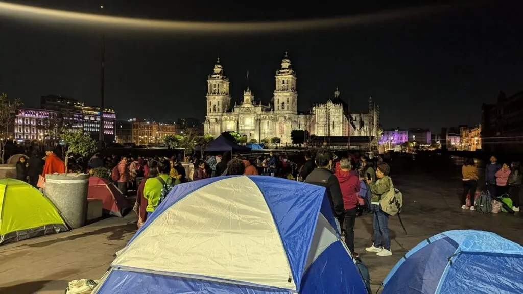 CNTE extenderá plantón ante falta de respuesta