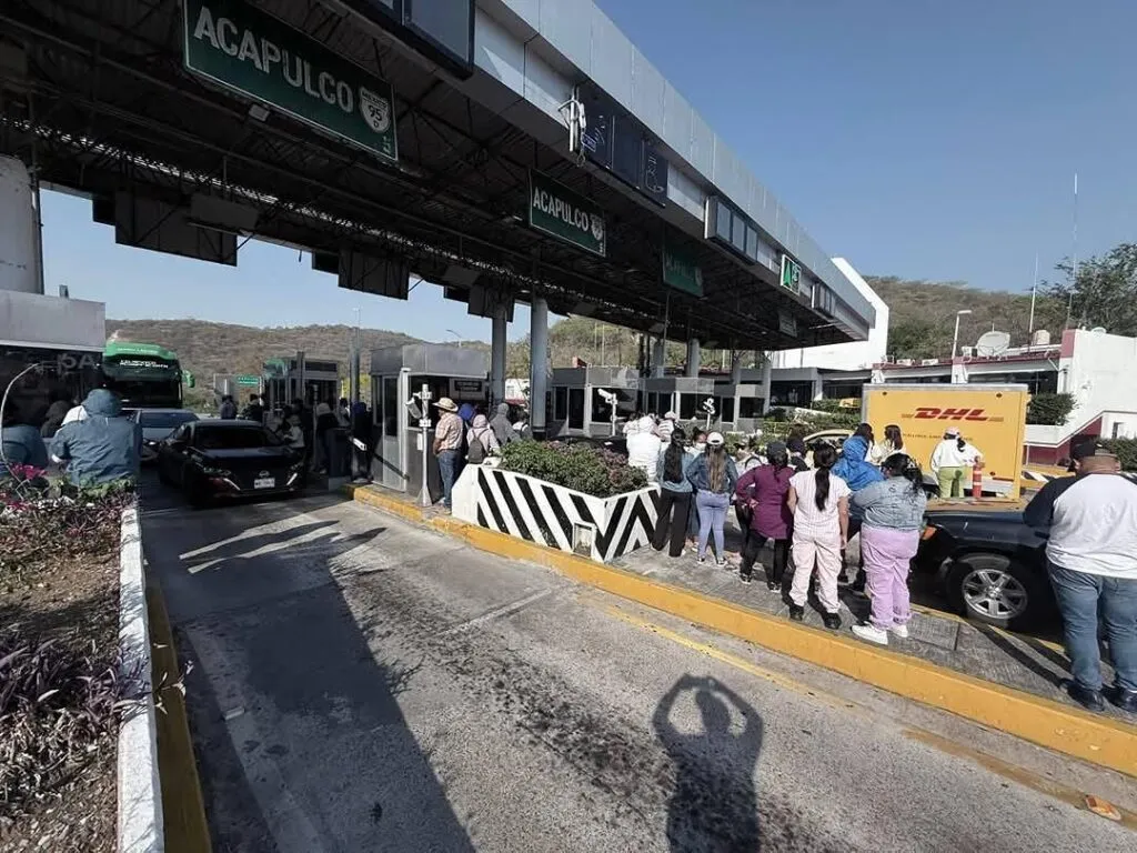 CNTE extiende plan de acción; liberan casetas en distintos puntos de México 2
