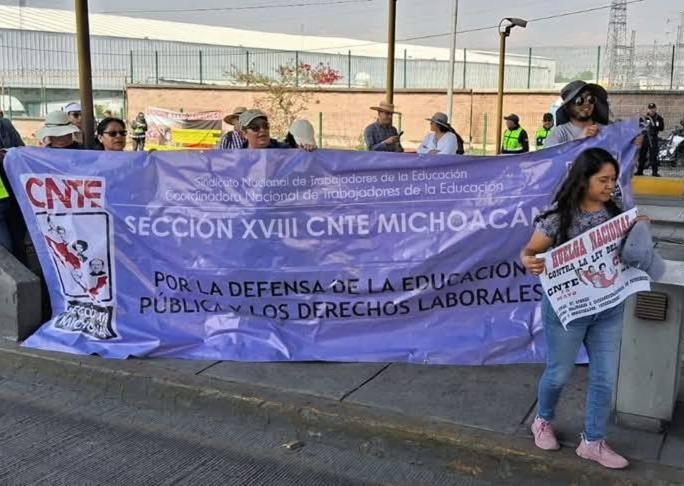 La CNTE libera casetas en México como parte de su plan de acción y exige un aumento salarial del 100% y la abrogación de la ley del ISSSTE 2007