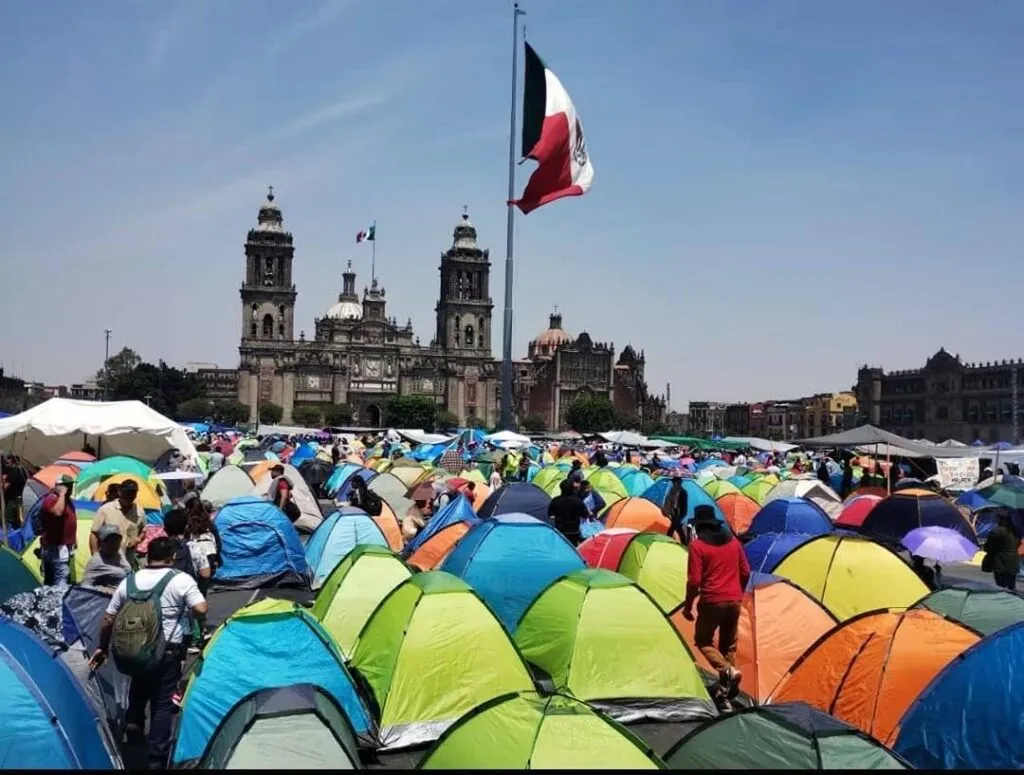 CNTE toma el Zócalo de la CDMX