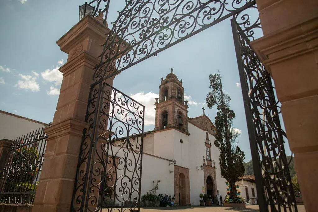 Cobre hecho arte: Santa Clara el Pueblo Mágico de Michoacán “cuna” de Pito Pérez 2