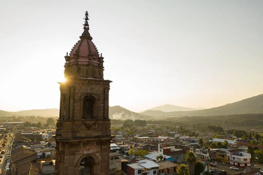 Cobre hecho arte: Santa Clara el Pueblo Mágico de Michoacán “cuna” de Pito Pérez 7