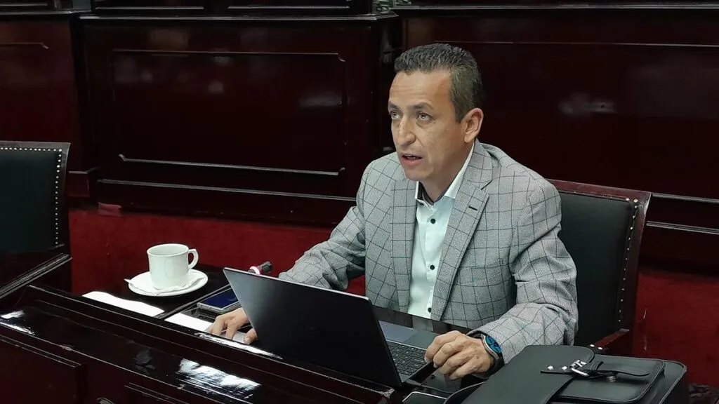 Condenan diputados locales intención en Estados Unidos de gravar remesas