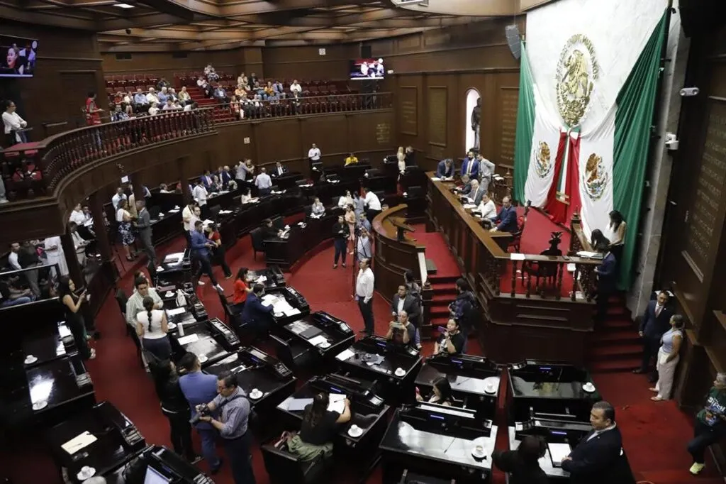 Congreso del Estado buscará que antros distribuyan pulseras reactivas para identificar drogas en bebidas