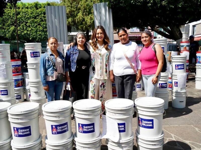 Continúa entrega de materiales a escuelas en Zacapu