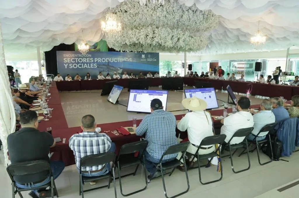 Continúan Bedolla y sector social-productivo de Uruapan coordinación para el desarrollo